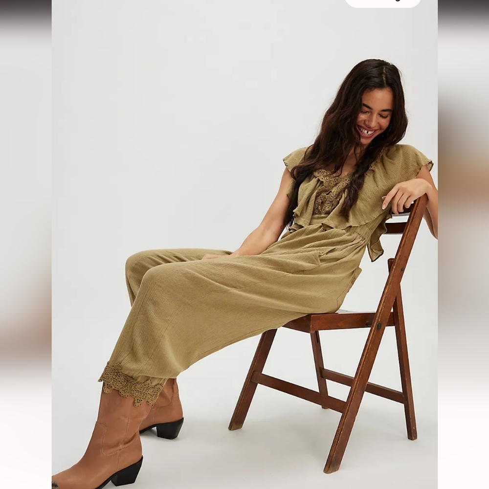NWT BALI ROLLING DUNES JUMPSUIT- Size Small And Large - Picture 3 of 4